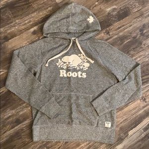 Women’s roots sweater size small